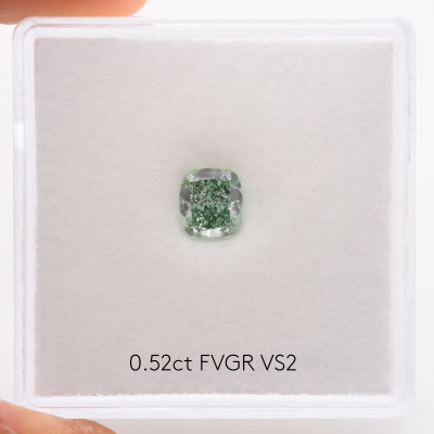 0.52 карат, фантазийный яркий зеленый бриллиант, форма кушон, VS2 чистота, GIA